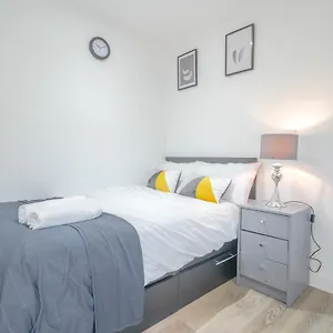 Modern Centre - Netflix, Wifi, Digital Tv Sheffield